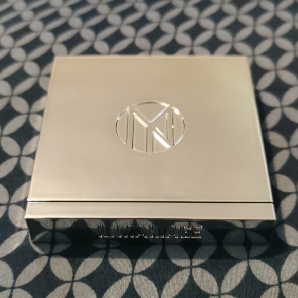 IL MAKIAGE Color Boss Squad eye shadow palette - Picture 3 of 4